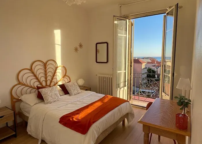 Апартаменты Situe Au Centre De Ментона