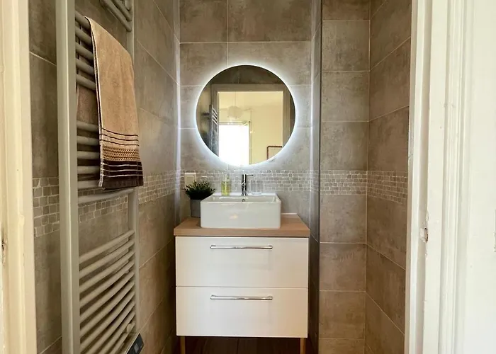 Situe Au Centre De Ментона