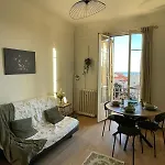 Апартаменты Situe Au Centre De *