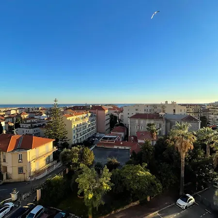 Situé Au Centre De Appartement Menton