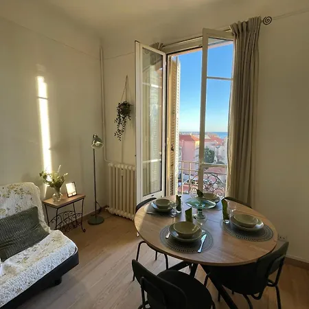 Situe Au Centre De Apartamento *