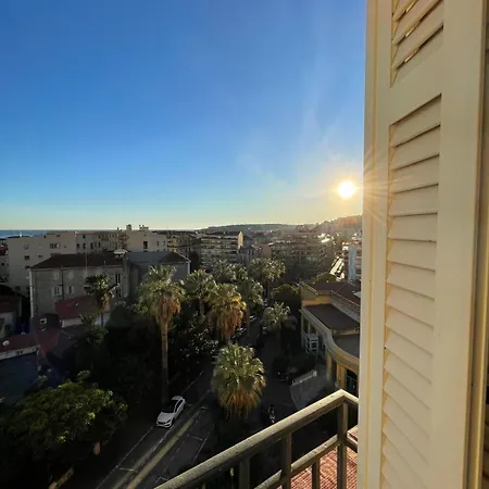 Situe Au Centre De Apartamento